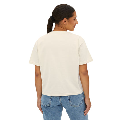 Boxy Tee — "Criando con fe, no con miedo" Floral Spanish Faith Tee