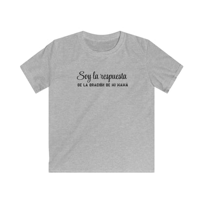 Kids Tee — "Soy la respuesta de la oración de mi mamá" Spanish Faith Shirt for Children