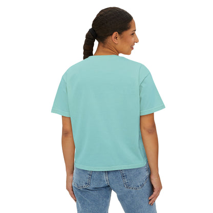 Boxy Tee — "Criando con fe, no con miedo" Floral Spanish Faith Tee