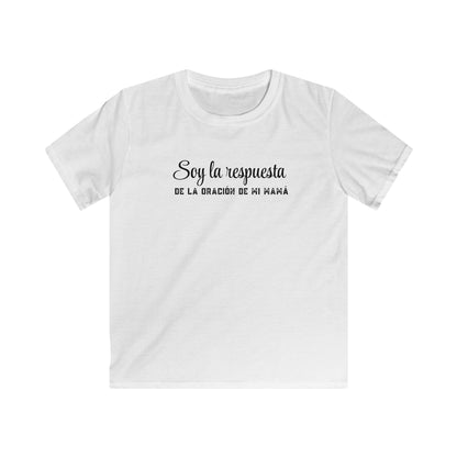 Kids Tee — "Soy la respuesta de la oración de mi mamá" Spanish Faith Shirt for Children