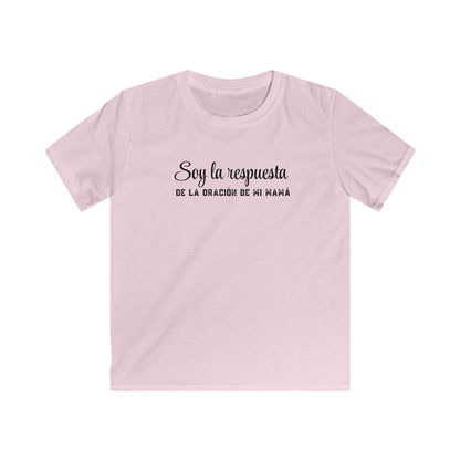 Kids Tee — "Soy la respuesta de la oración de mi mamá" Spanish Faith Shirt for Children