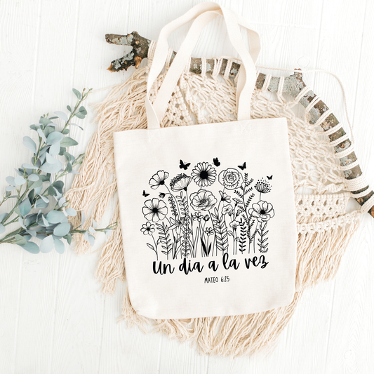 “Un dia a la vez” – Matthew 6:25 Floral Tote Bag